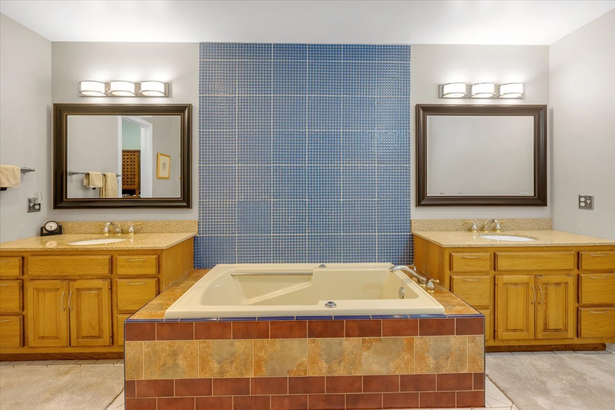 563 St Johns Road Woodstock, IL 60098 - Photo 17 of 21 Gallery Image 17
