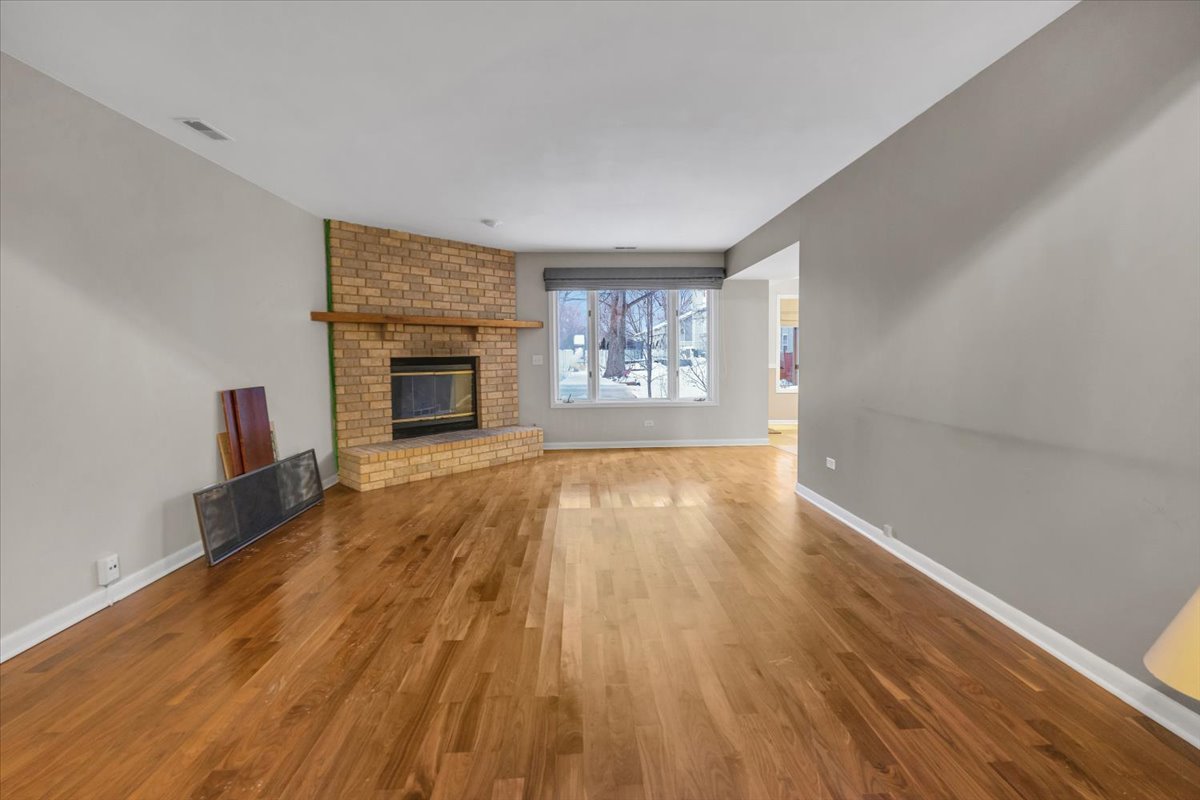 563 St Johns Road Woodstock, IL 60098 - Photo 3 of 21 Gallery Image 3