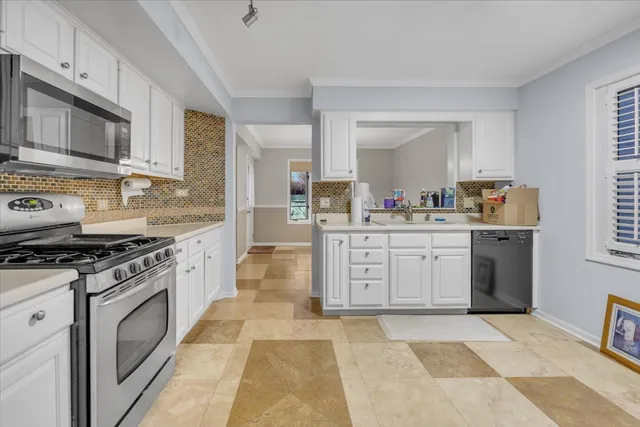 $239,999 | 563 St Johns Road, Woodstock, IL 60098