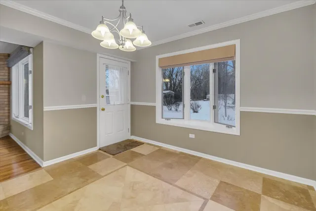 $239,999 | 563 St Johns Road, Woodstock, IL 60098