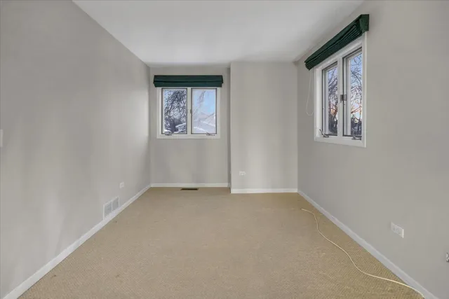 $239,999 | 563 St Johns Road, Woodstock, IL 60098