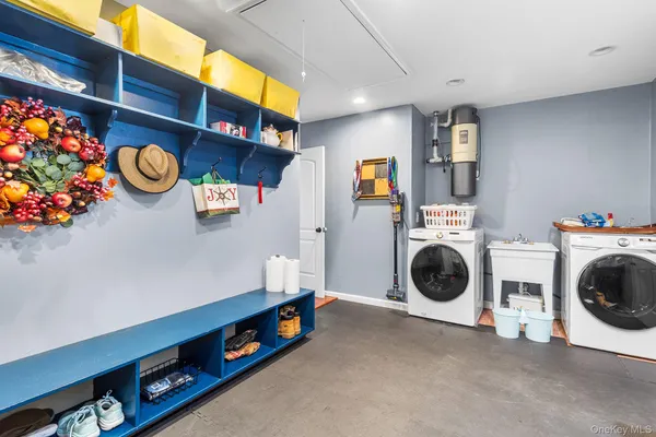 $979,000 | 30 Myrtle Lane, East Patchogue, NY 11772