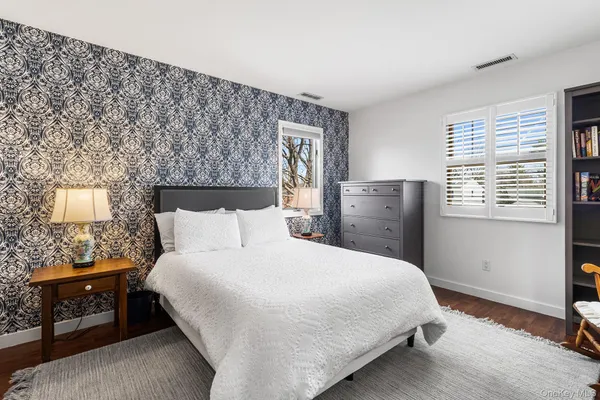 $979,000 | 30 Myrtle Lane, East Patchogue, NY 11772