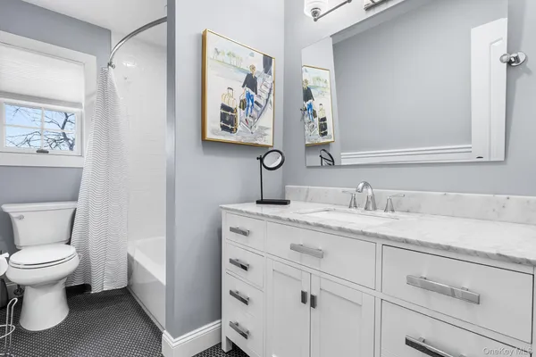 $979,000 | 30 Myrtle Lane, East Patchogue, NY 11772