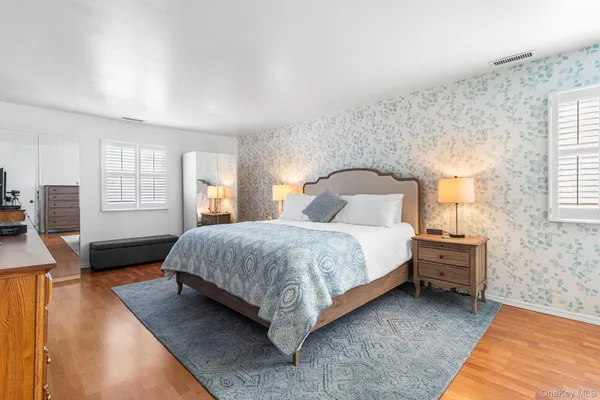 $979,000 | 30 Myrtle Lane, East Patchogue, NY 11772