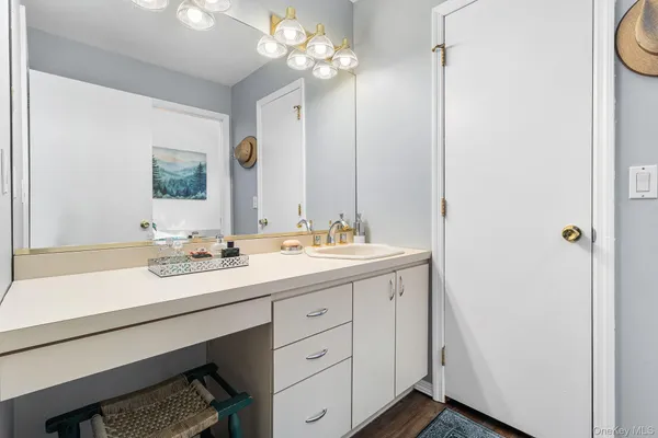 $979,000 | 30 Myrtle Lane, East Patchogue, NY 11772