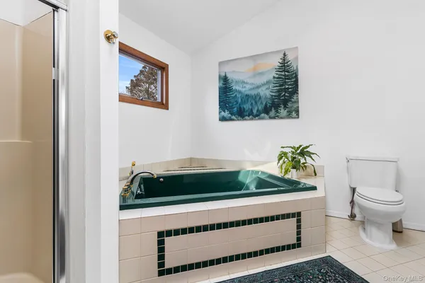 $979,000 | 30 Myrtle Lane, East Patchogue, NY 11772