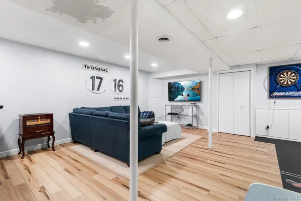 $979,000 | 30 Myrtle Lane, East Patchogue, NY 11772