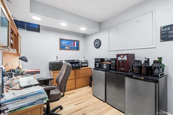 $979,000 | 30 Myrtle Lane, East Patchogue, NY 11772