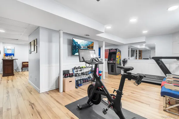 $979,000 | 30 Myrtle Lane, East Patchogue, NY 11772