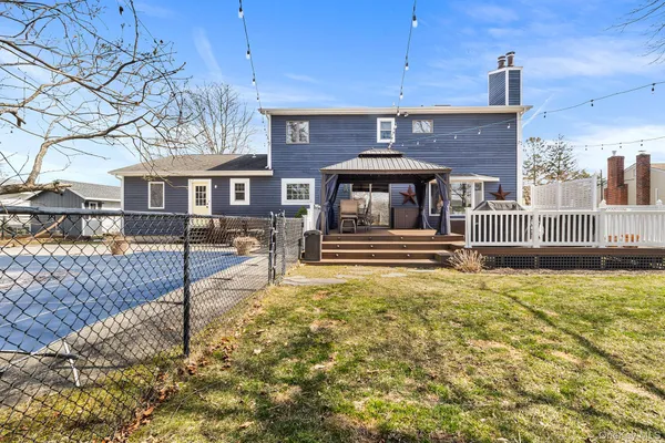 $979,000 | 30 Myrtle Lane, East Patchogue, NY 11772