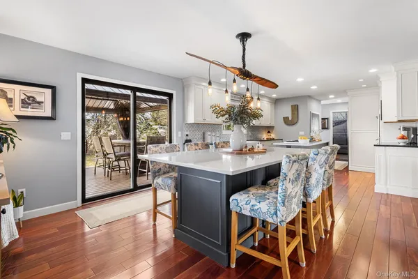 $979,000 | 30 Myrtle Lane, East Patchogue, NY 11772