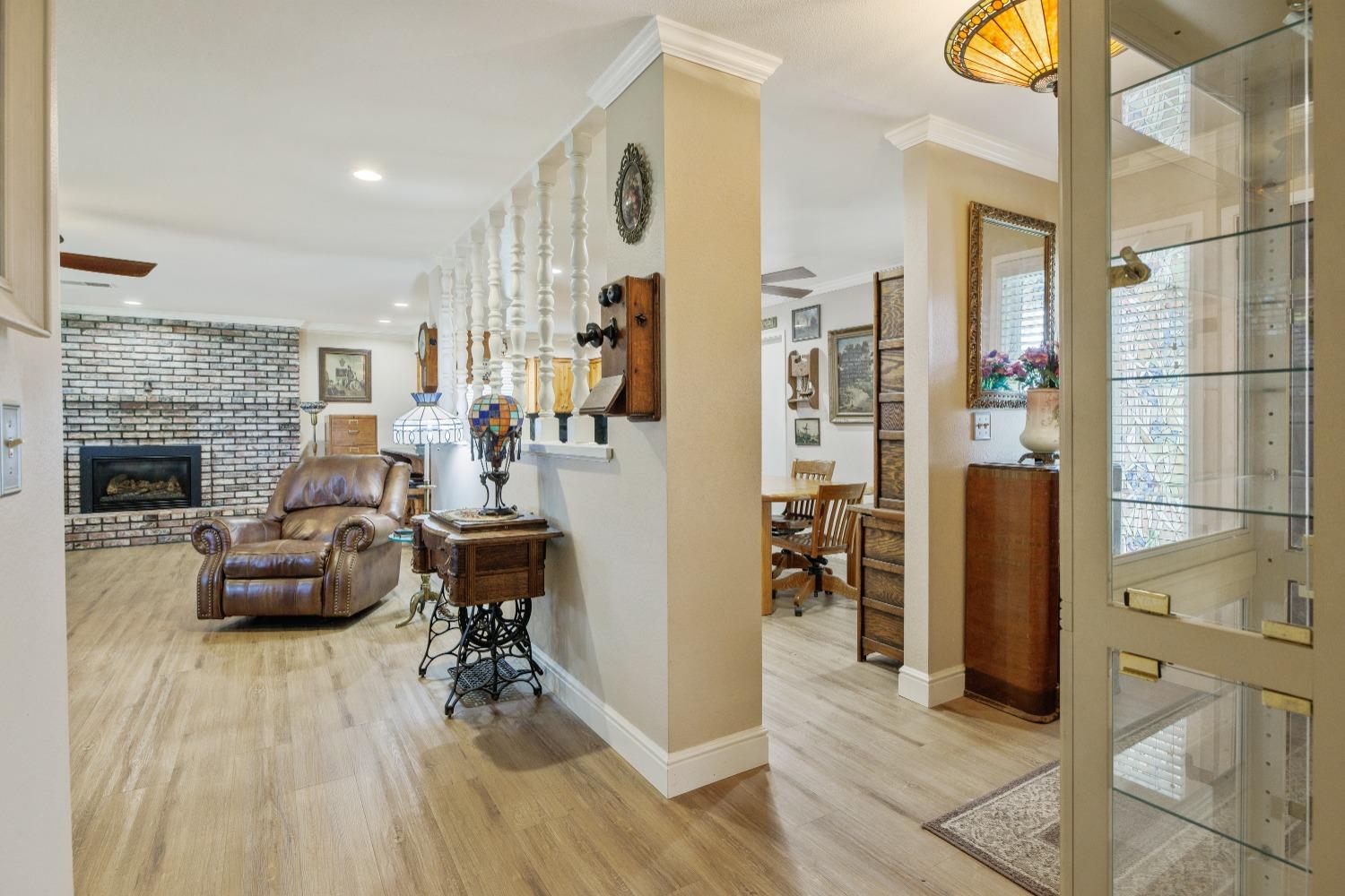 1098 Raymond Road Hanford, CA 93230 - Photo 7 of 38 Gallery Image 7