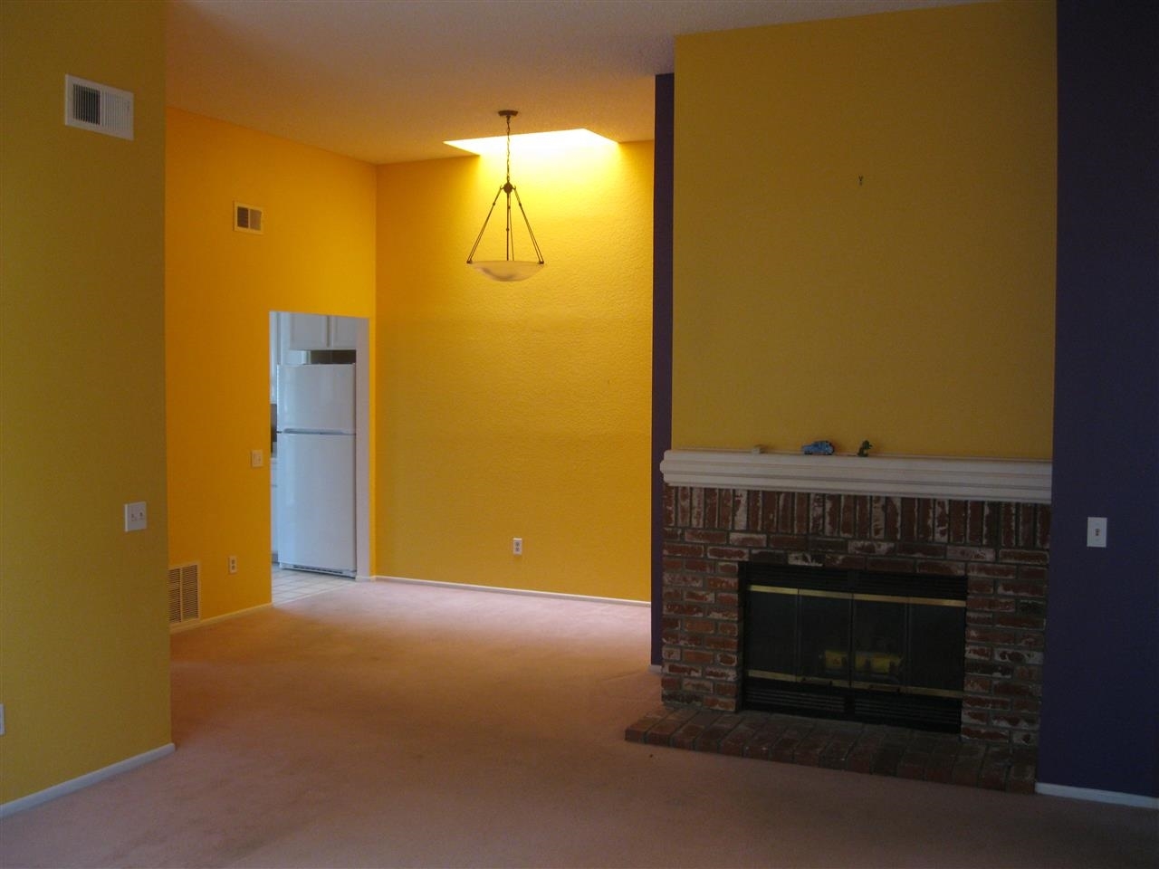 2587 Regent Road Carlsbad, CA 92010 - Photo 4 of 10