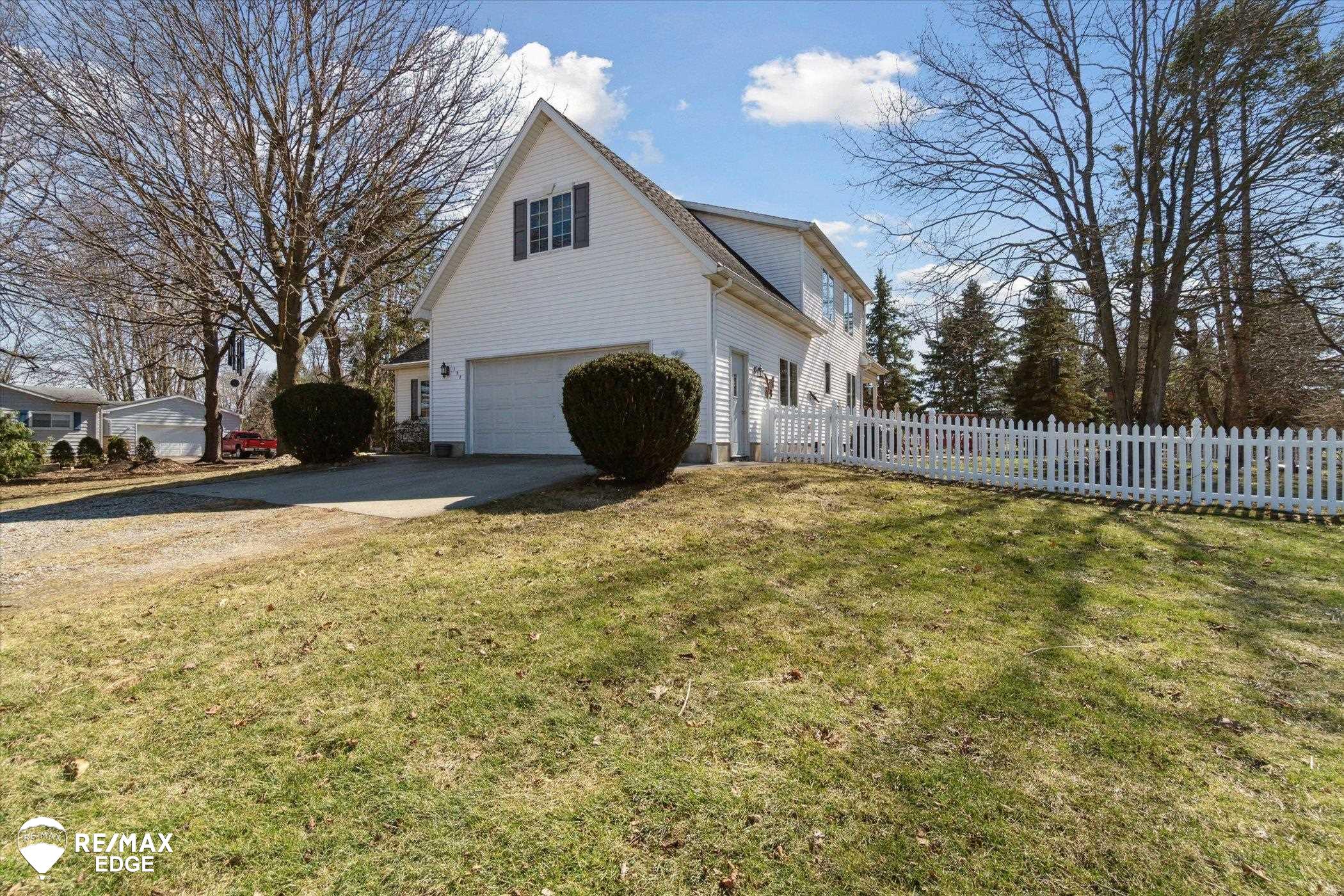 193 Turrill Road Lapeer, MI 48446 - Photo 4 of 49 50168993-c9e0d747-d075-4e53-9747-be0395d19cf4.JPG