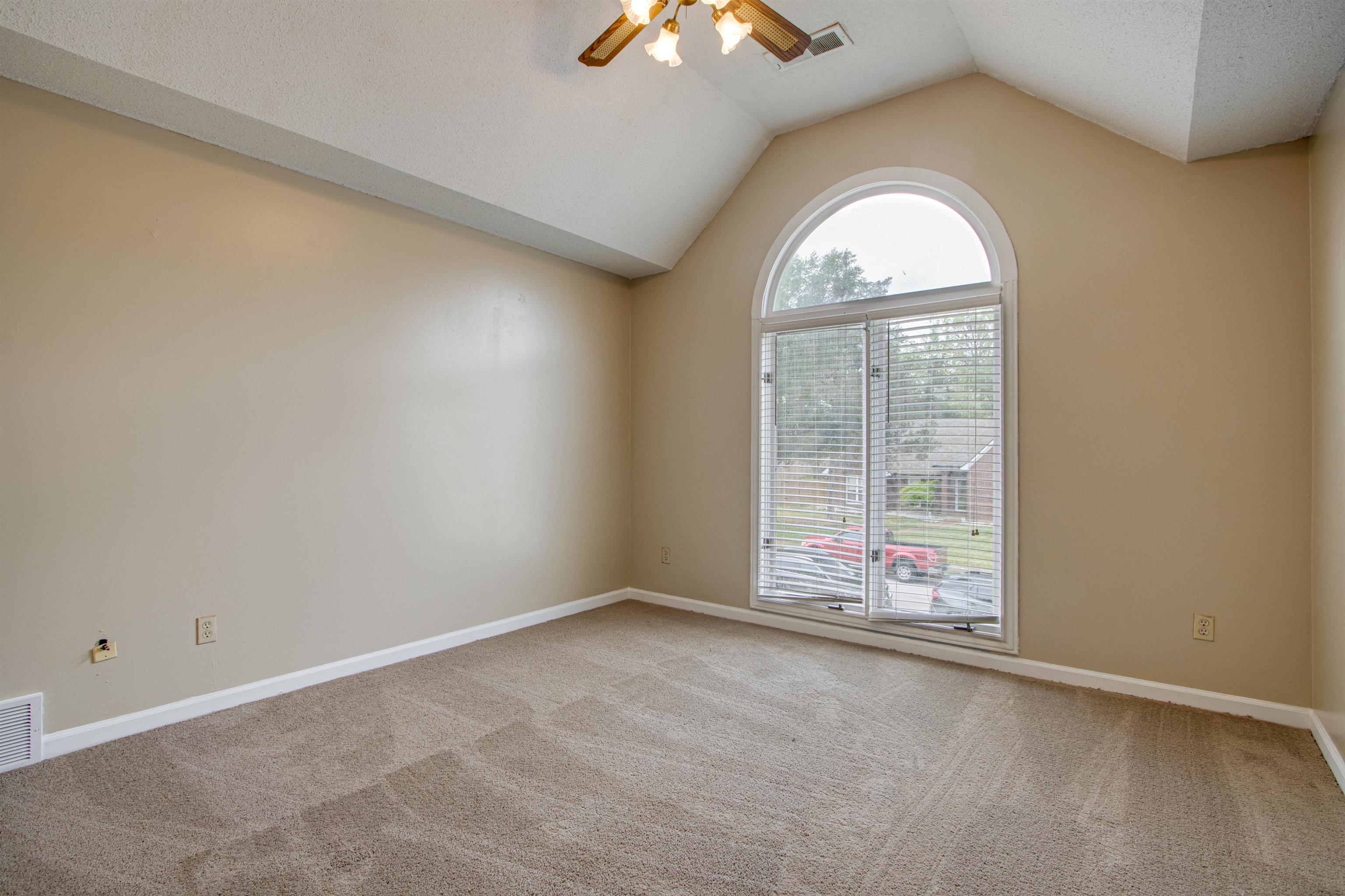 322 Walnut Trace Drive Memphis, TN 38018 - Photo 14 of 17 an empty room with window