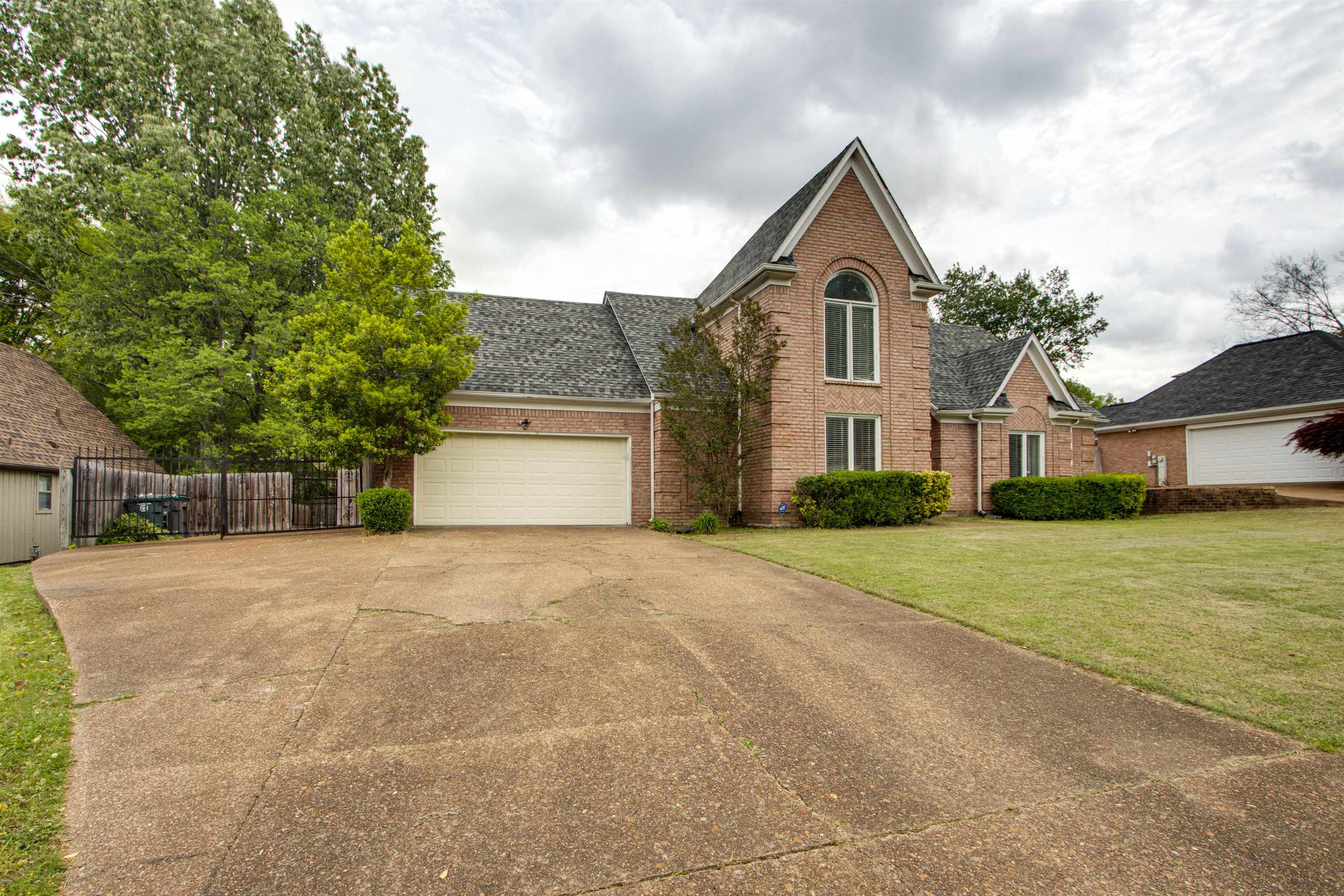 322 Walnut Trace Drive Memphis, TN 38018 - Photo 2 of 17 a house with a outdoor space