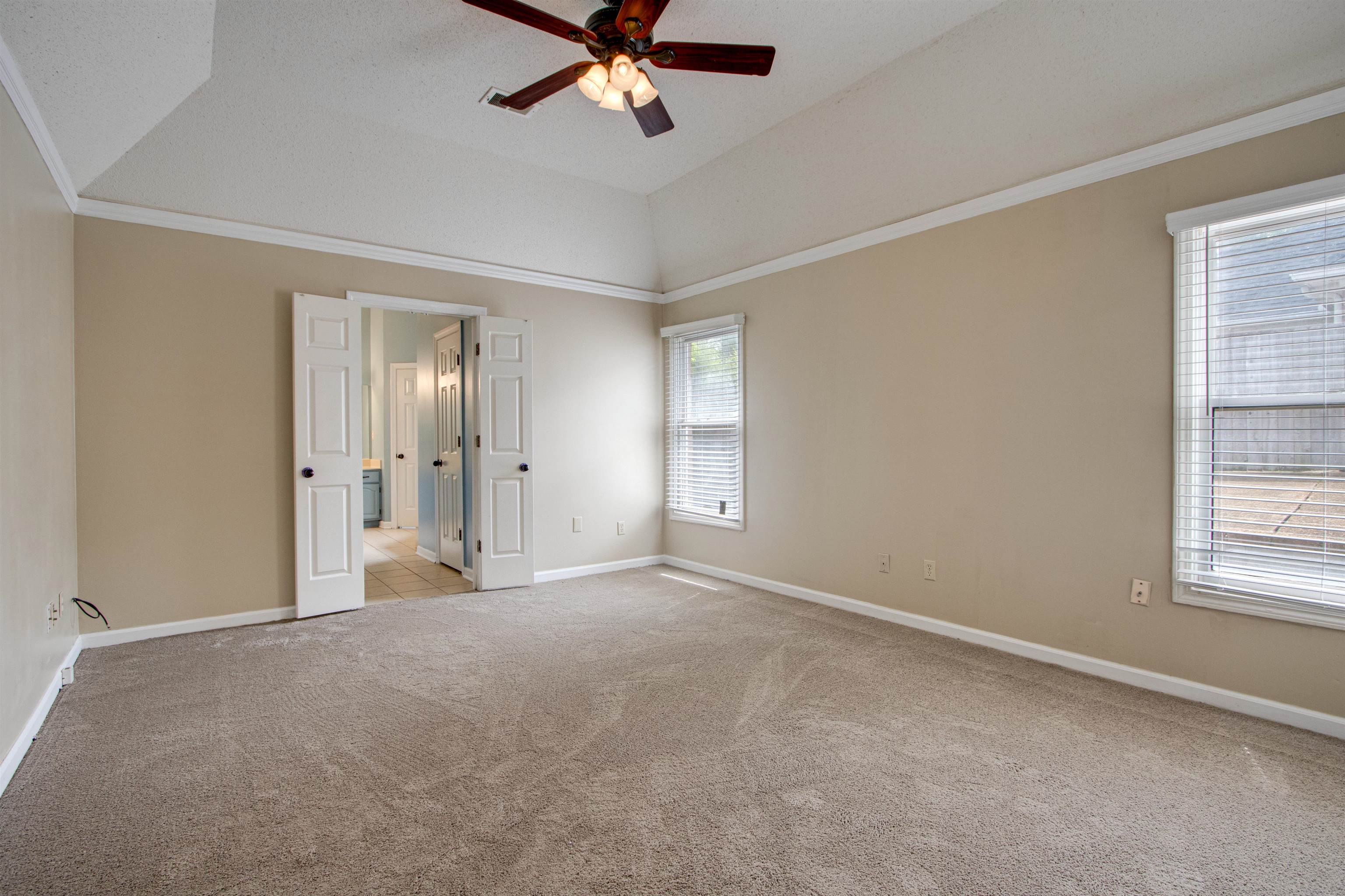 322 Walnut Trace Drive Memphis, TN 38018 - Photo 9 of 17 a view of an empty room with a window