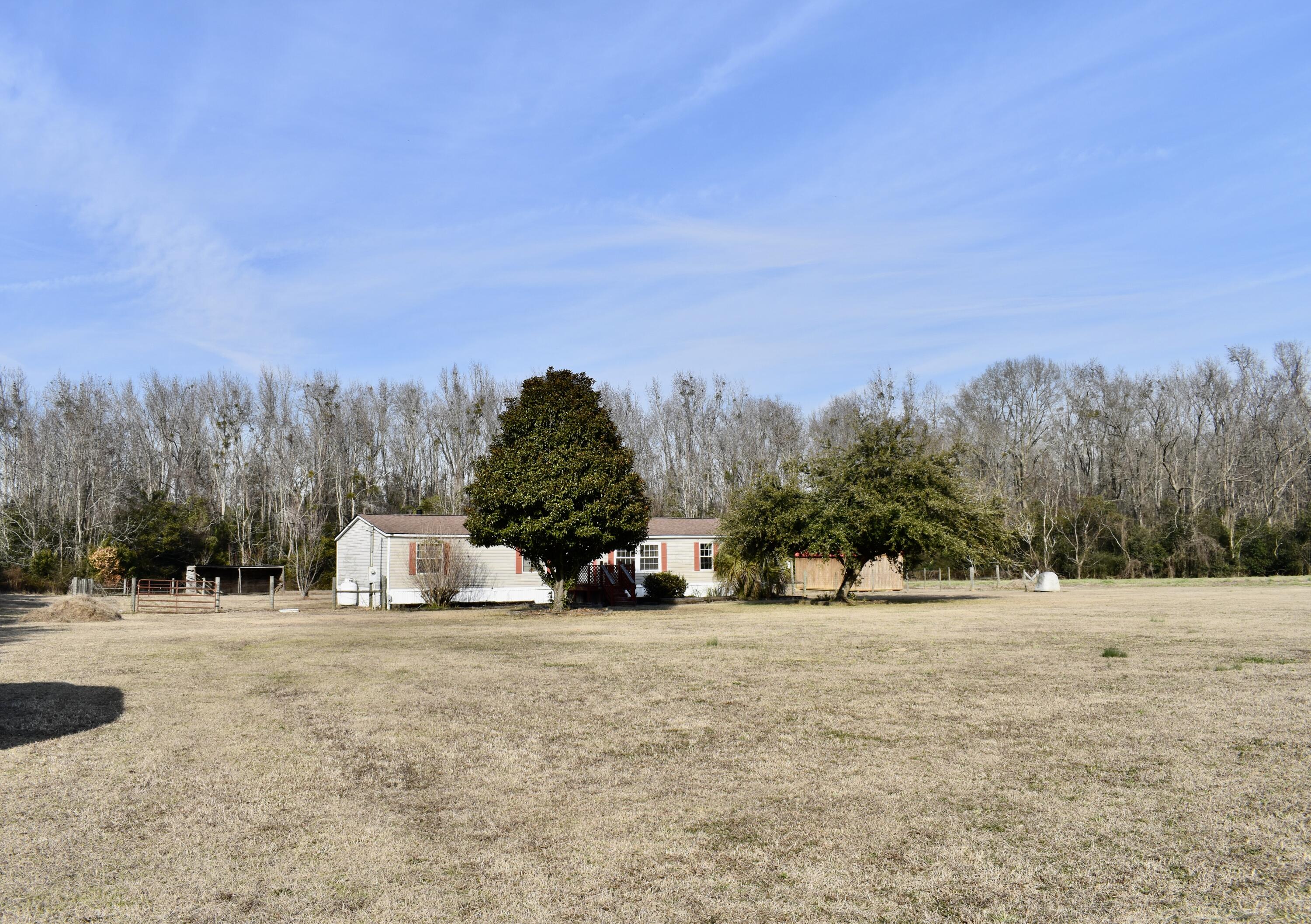 1646 Wells Road Summerton, SC 29148 - Photo 2 of 25 DSC_0049