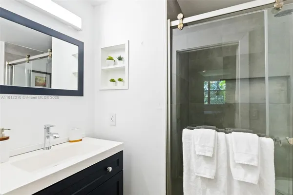 $3,500 | 19999 East Country Club Drive, Unit 1106, Aventura, FL 33180