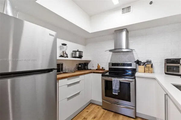 $3,500 | 19999 East Country Club Drive, Unit 1106, Aventura, FL 33180