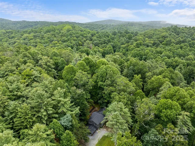 $575,000 | 138 Stillwagon Lane, Cedar Mountain, NC 28718