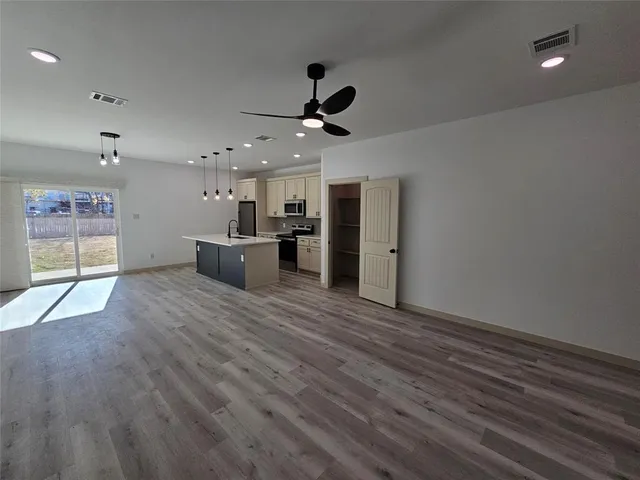 $2,550 | 1317 Fletcher Street, Unit 1319, Dallas, TX 75223