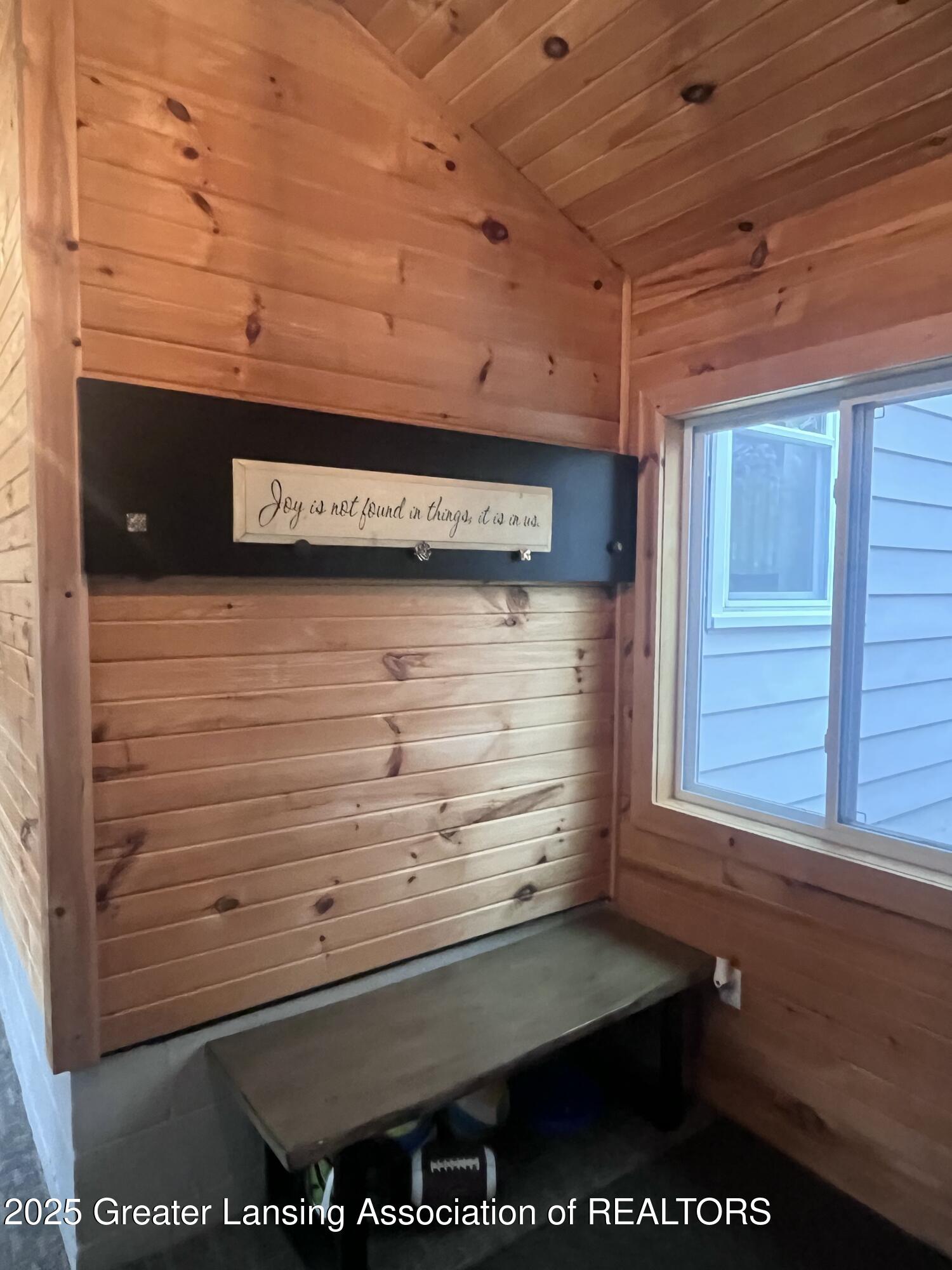 15860 Brook Road Lansing, MI 48906 - Photo 25 of 41 045