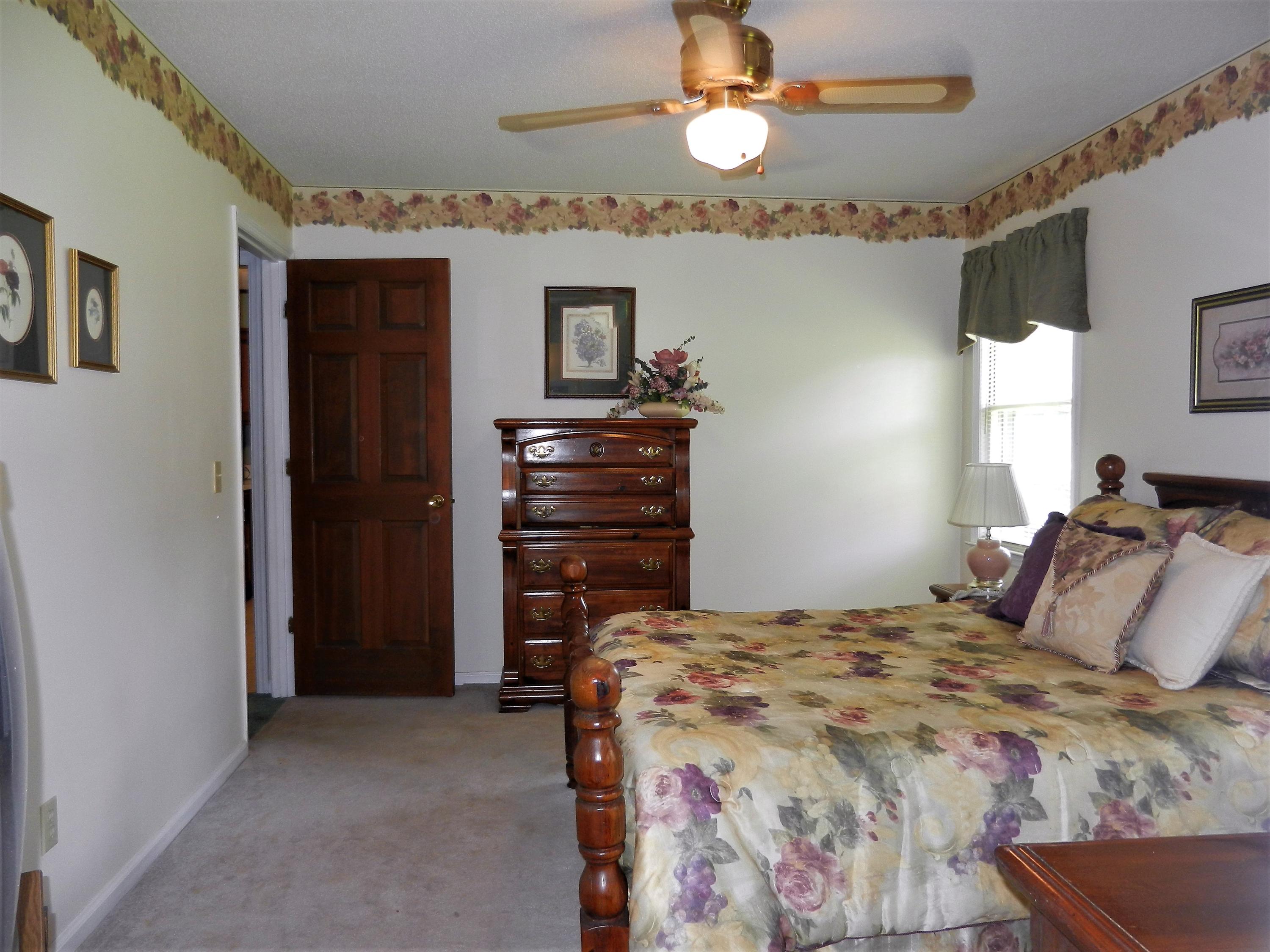 8194 Wainwright Road North Charleston, SC 29406 - Photo 14 of 20 050