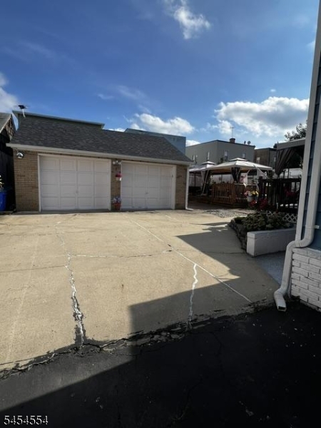 1422 Lower Road Elizabeth, NJ 07208 - Photo 4 of 40 Gallery Image 4