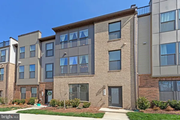 $789,990 | 2491 Liberty Loop, Herndon, VA 20171