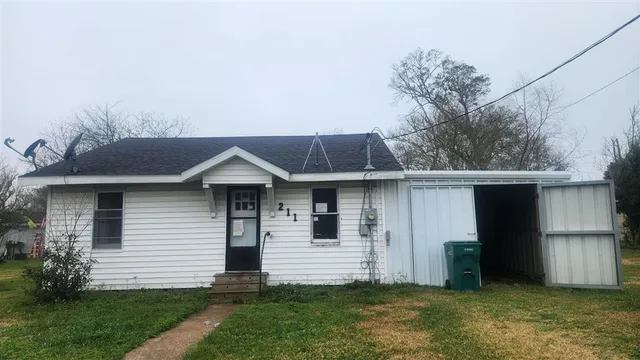 $45,000 | 211 North Stanford Street, Sulphur, LA 70663