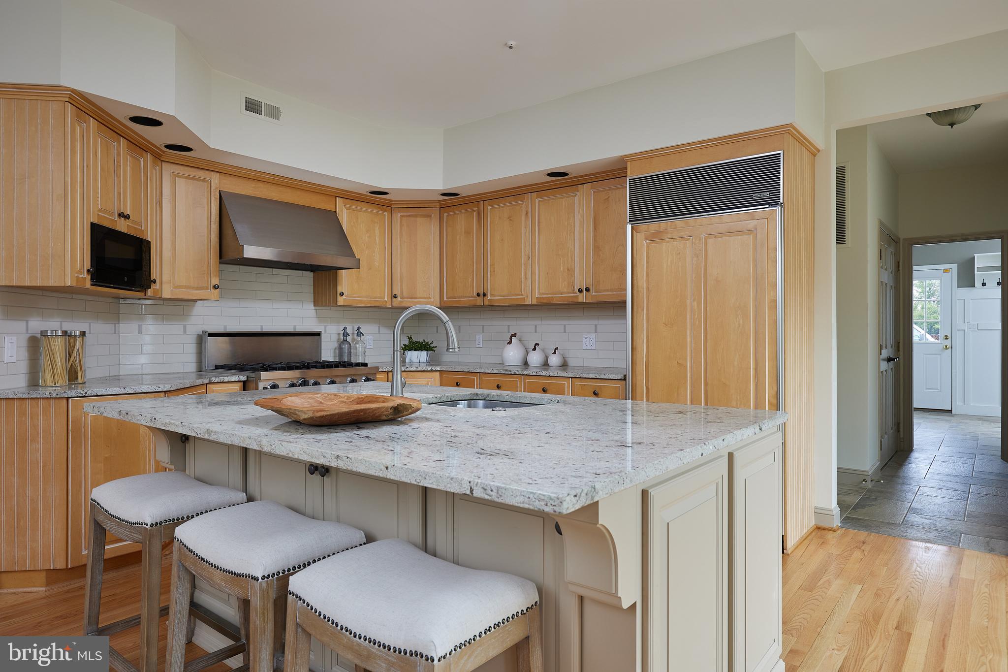 13426 Query Mill Road North Potomac, MD 20878 - Photo 13 of 43 Kitchen Island