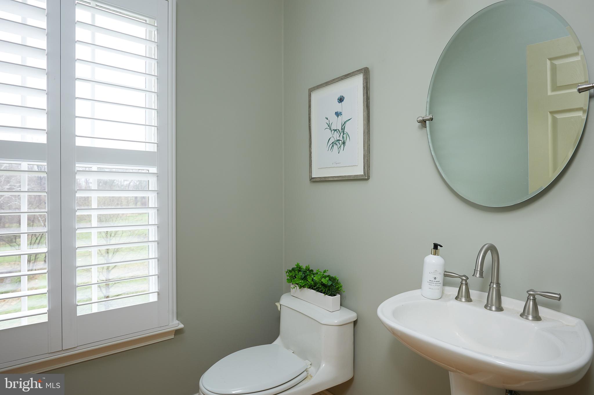 13426 Query Mill Road North Potomac, MD 20878 - Photo 18 of 43 Main Level Formal Powder Room