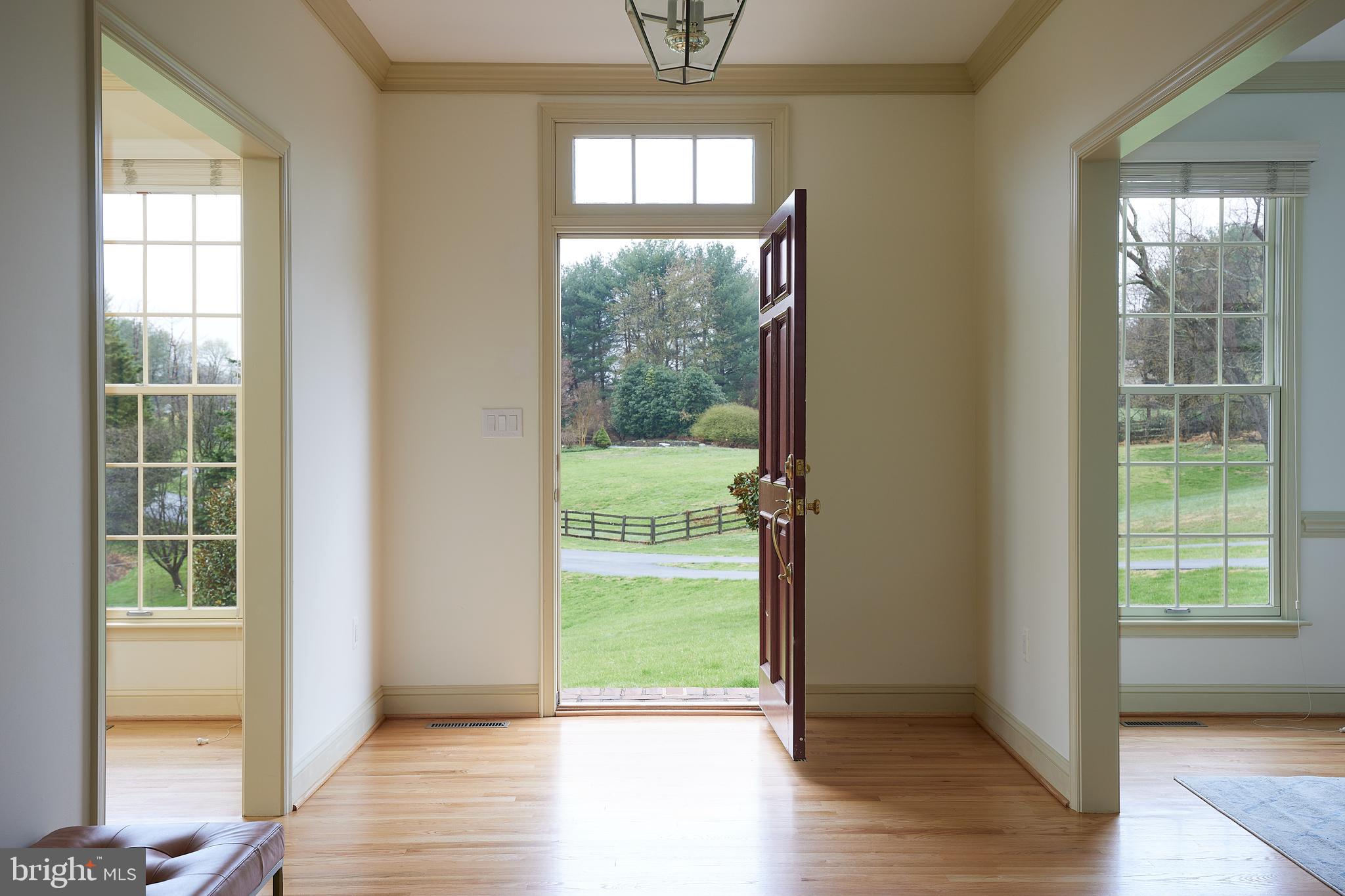 13426 Query Mill Road North Potomac, MD 20878 - Photo 3 of 43 Foyer Entrance