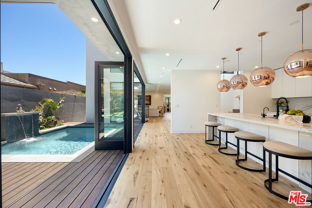 2624 Naples Avenue Venice, CA 90291 - Photo 8 of 38 a view of a living room and hardwood floor