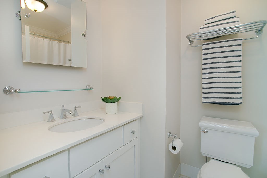 575 Tuckerman Avenue, Unit 7 Middletown, RI 02842 - Photo 40 of 50