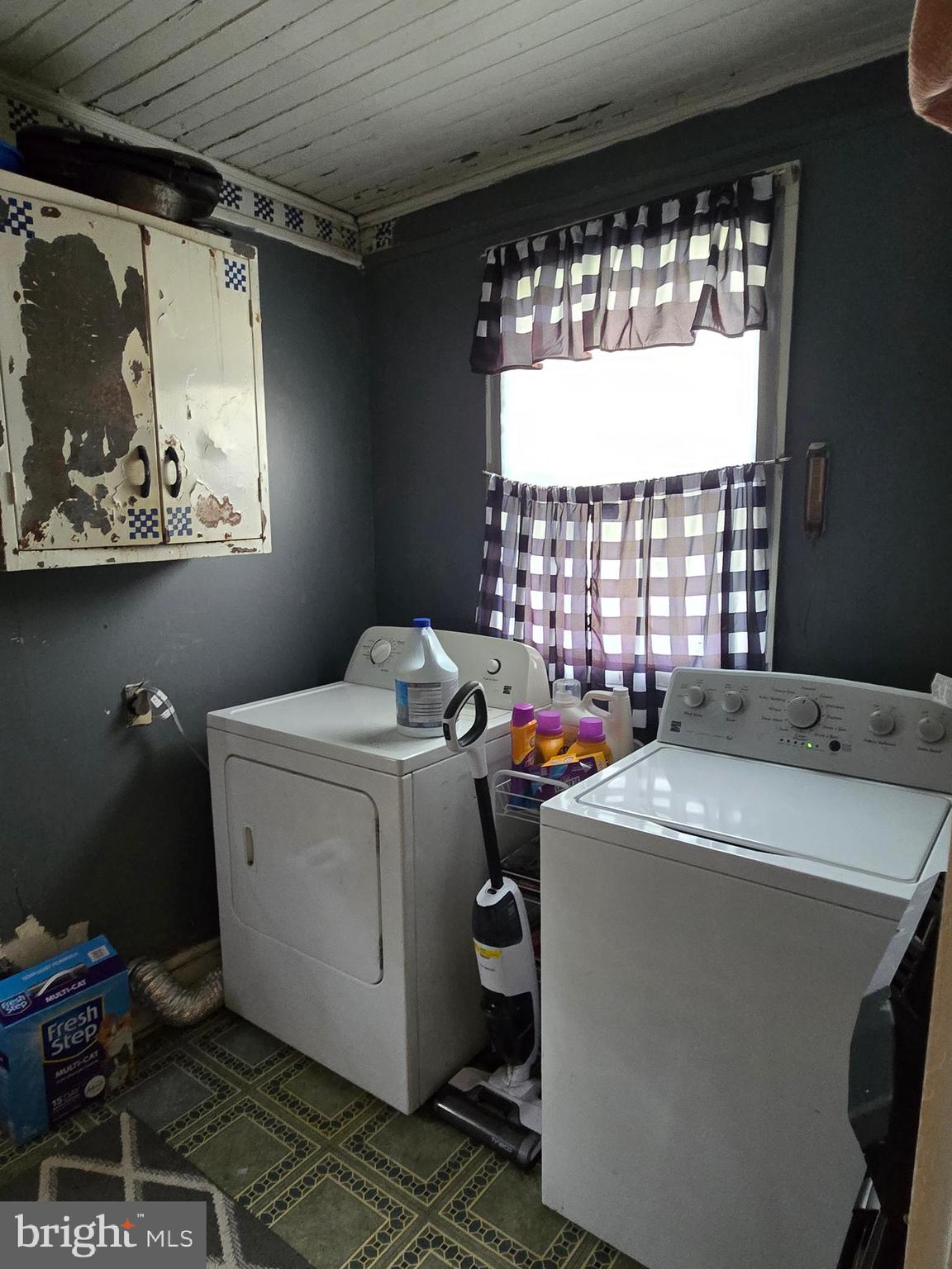 126 Maple Avenue Preston, MD 21655 - Photo 20 of 22 a utility room with dryer and washer