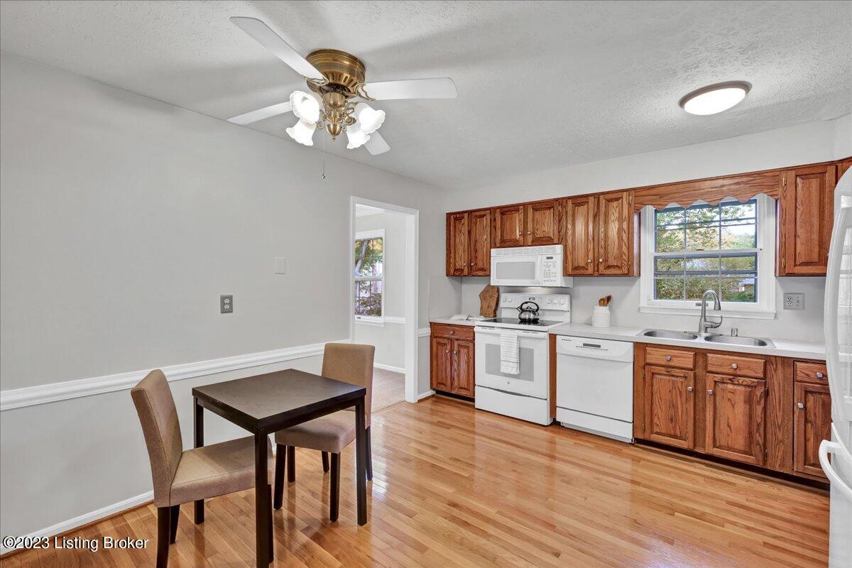 6805 Tottenham Road Louisville, KY 40207 - Photo 8 of 47 10-6805 Tottenham Rd-110