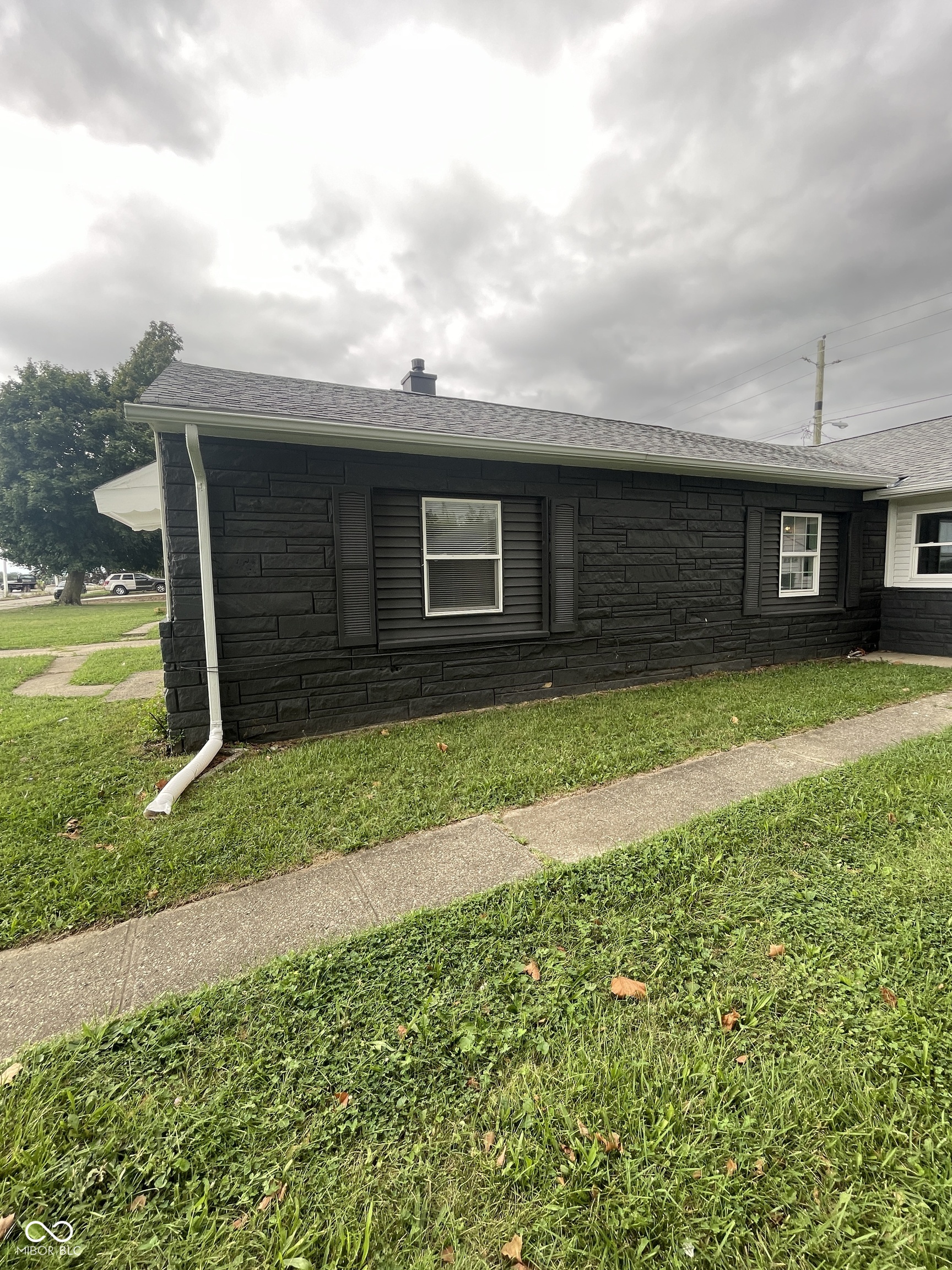 6226 East 21st Street Indianapolis, IN 46219 - Photo 2 of 12