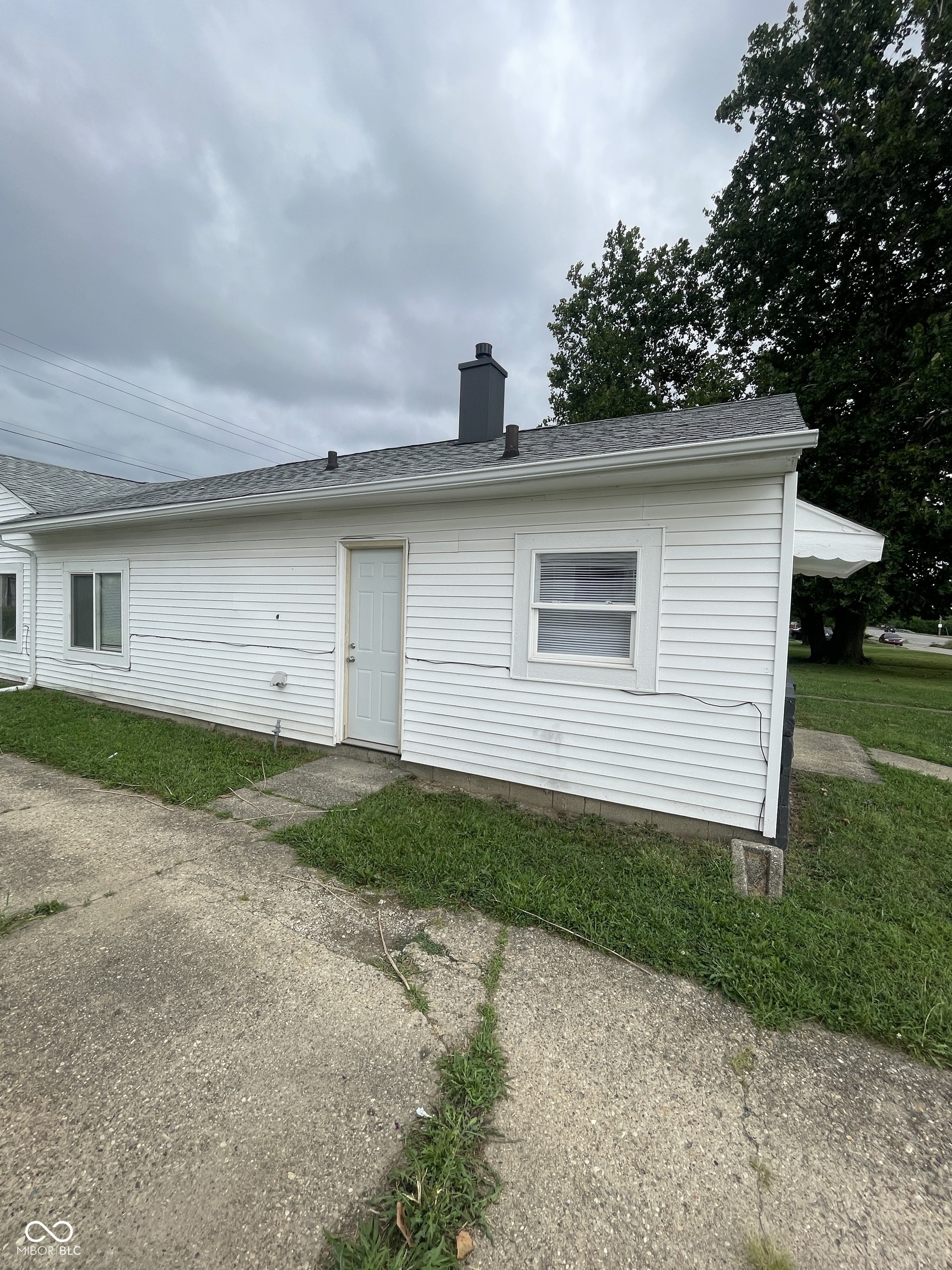 6226 East 21st Street Indianapolis, IN 46219 - Photo 3 of 12