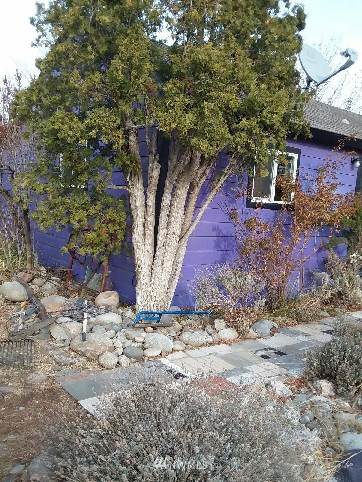 7674 Dick Road Northeast Moses Lake, WA 98837 - Photo 2 of 6 Gallery Image 2