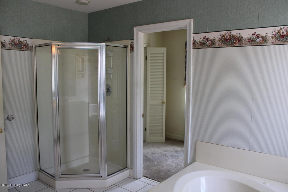 4610 Beaver Road Louisville, KY 40207 - Photo 20 of 40 master bath 2