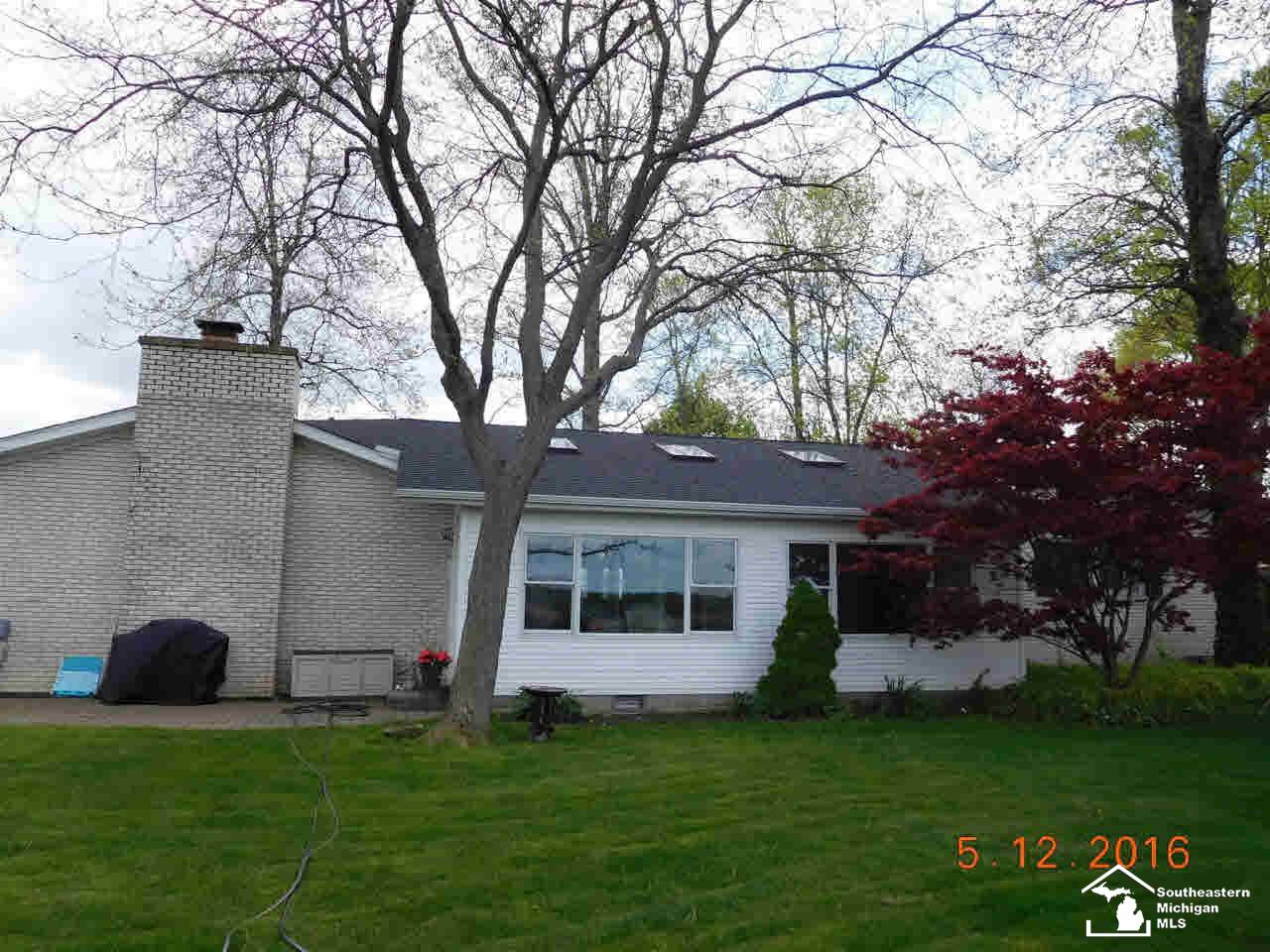 1364 Strasburg Road Monroe, MI 48161 - Photo 8 of 36 21147553-7.JPG