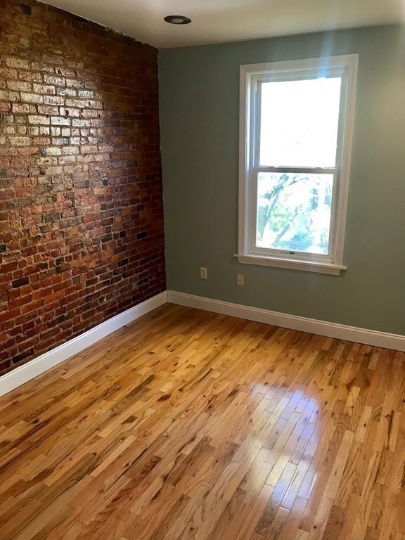 4 Colebrook Street Boston, MA 02127 - Photo 10 of 12