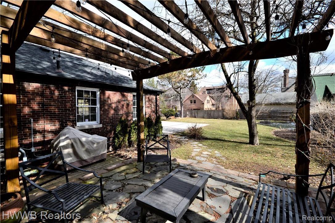 2460 Seminole Street Detroit, MI 48214 - Photo 29 of 31 Patio with Pergola