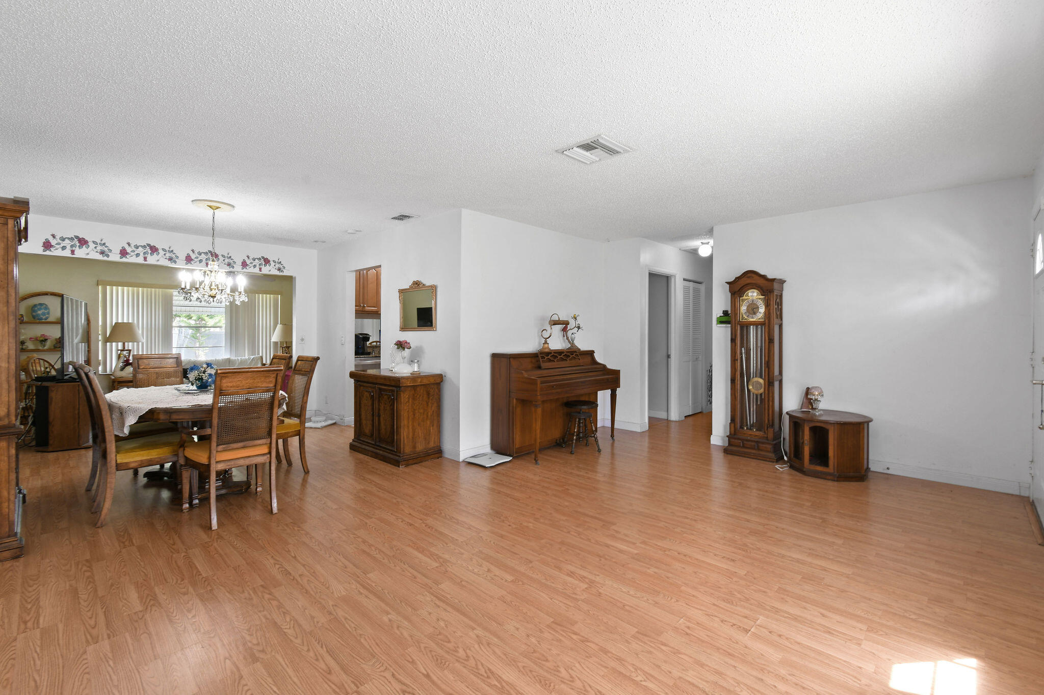 160 Banyan Circle Jupiter, FL 33458 - Photo 16 of 62 160BanyanCir(13)