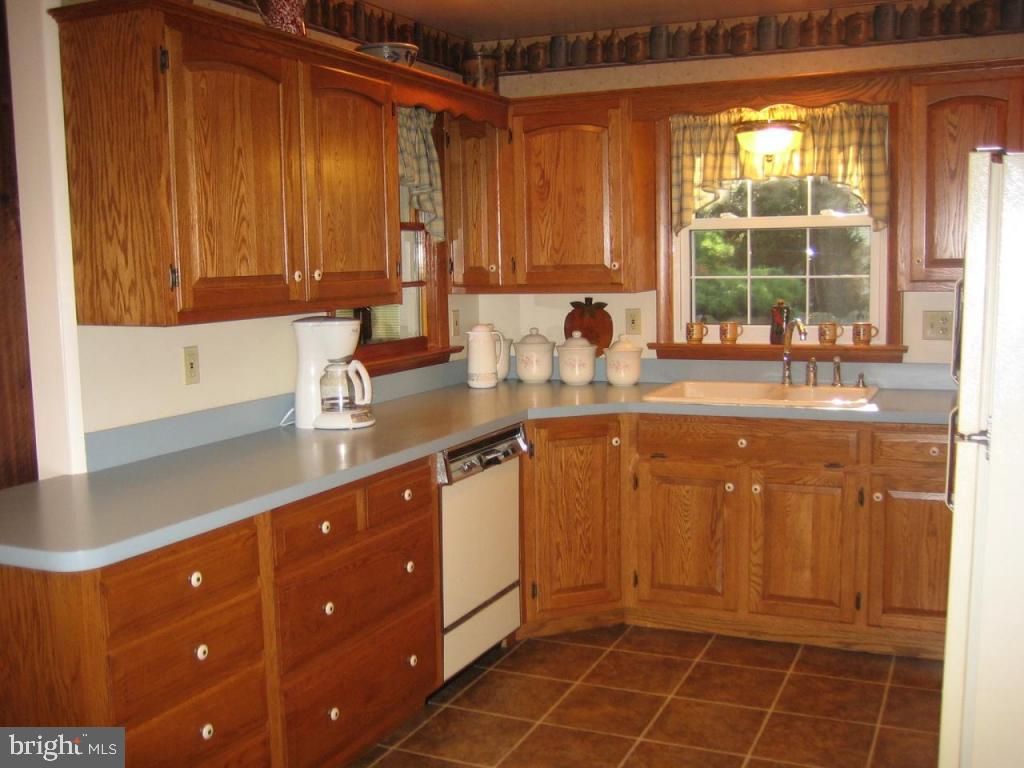 882 Hornig Road Lancaster, PA 17601 - Photo 8 of 25 Gallery Image 8