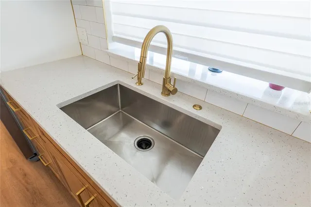 a close view of sink