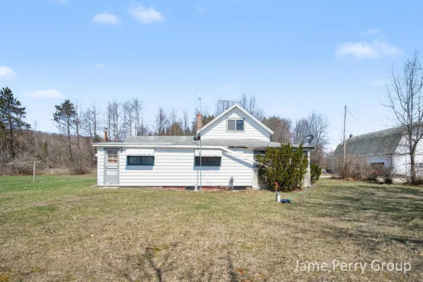 $200,000 | 80 West Holland Lake Road, Sidney, MI 48885